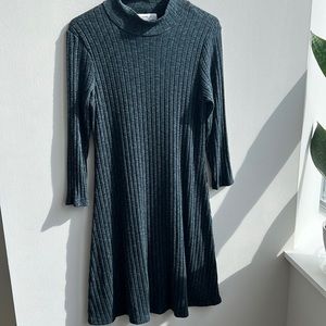 Michael Stars XS Blue Dress Flowy structure with ribbed detail throughout